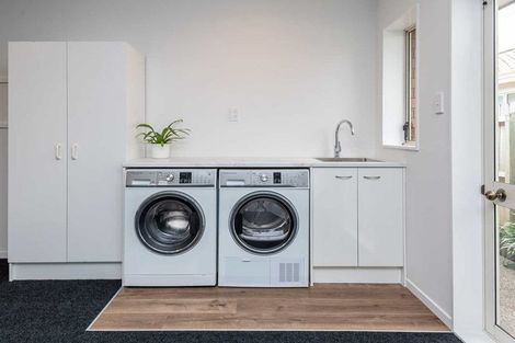 Photo of property in 2/23 Tarnica Road, Northpark, Auckland, 2013