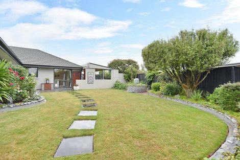 Photo of property in 11 Baltic Place, Northwood, Christchurch, 8051