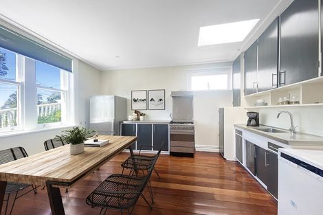 Photo of property in 18 Central Terrace, Kelburn, Wellington, 6012