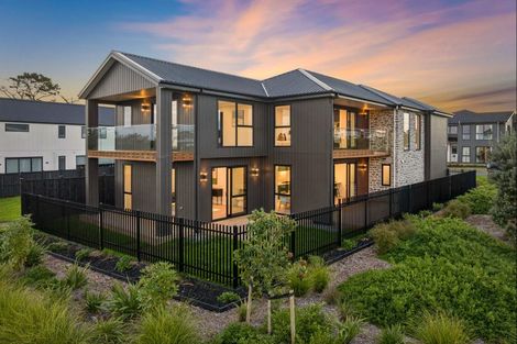 Photo of property in 32 Catalina Avenue, Rosehill, Papakura, 2113