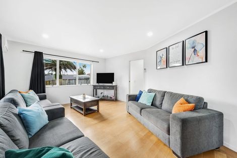 Photo of property in 1/12 Marbeth Court, Botany Downs, Auckland, 2010