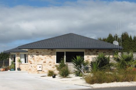 Photo of property in 9 Sequoia Place, Te Kamo, Whangarei, 0112