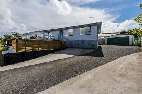 Photo of property in 62 West Harbour Drive, West Harbour, Auckland, 0618