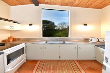 Photo of property in 20 Glenelg Road, Red Beach, 0932