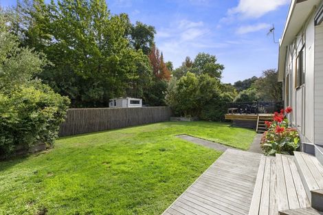 Photo of property in 2/5 Taunton Way, Pinehaven, Upper Hutt, 5019