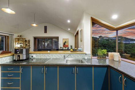 Photo of property in 12-12a Maungaraki Road, Korokoro, Lower Hutt, 5012