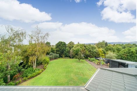 Photo of property in 135 Summerhill Drive, Fitzherbert, Palmerston North, 4410