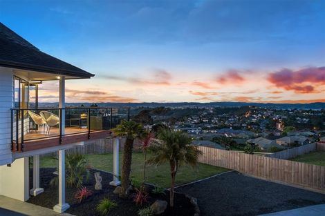 Photo of property in 5 Ti Tree Lane, Stanmore Bay, Whangaparaoa, 0932