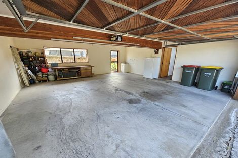 Photo of property in 1/979 Beach Road, Torbay, Auckland, 0630