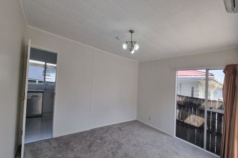 Photo of property in 11 Tyndrum Place, Highland Park, Auckland, 2010