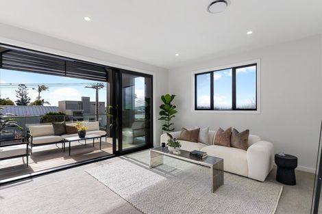 Photo of property in 9a Kowhai Street, Tawa, Wellington, 5028