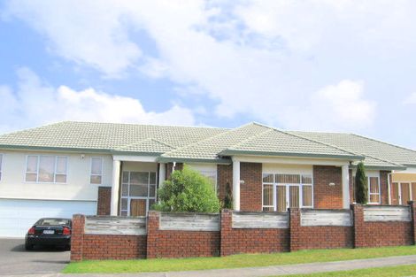 Photo of property in 1 Te Hoe Grove, Pinehill, Auckland, 0632