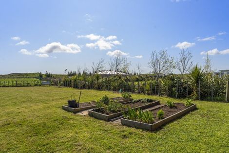 Photo of property in 38 Kanuka Drive, Waitarere, Levin, 5510