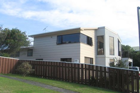 Photo of property in 60 Huanui Street, Ranui, Porirua, 5024