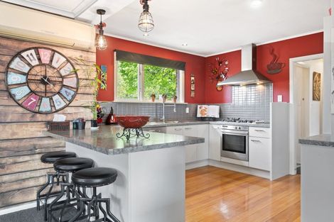 Photo of property in 104 Main North Road, Woodend, 7610