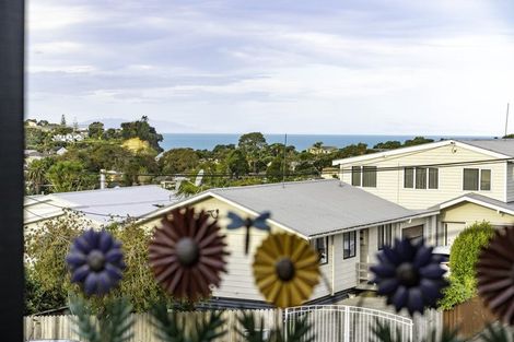 Photo of property in 8a Ladies Mile, Manly, Whangaparaoa, 0930