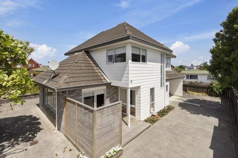 Photo of property in 2/7 Camden Place, Papatoetoe, Auckland, 2025
