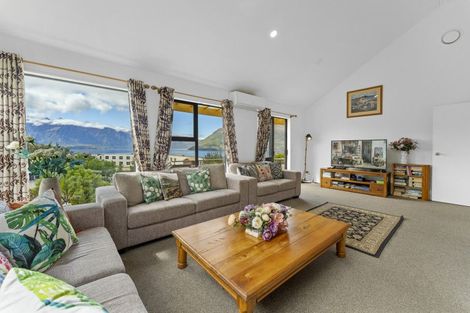 Photo of property in 24 Sainsbury Road, Fernhill, Queenstown, 9300