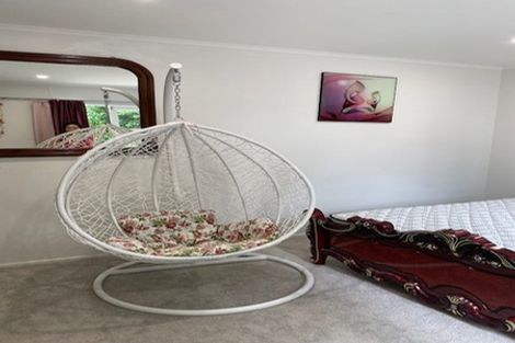 Photo of property in 40 Colmar Road, Mellons Bay, Auckland, 2014