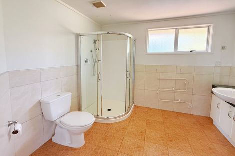 Photo of property in 67 Cedar Heights Avenue, Massey, Auckland, 0614