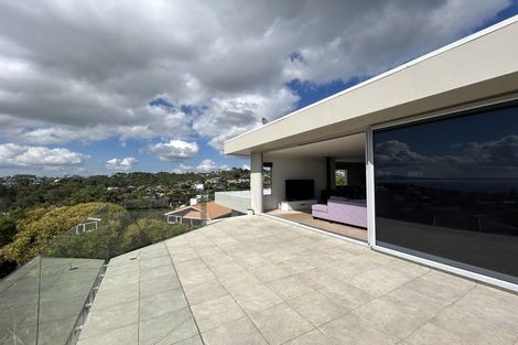 Photo of property in 7 Shearwater Rise, Rothesay Bay, Auckland, 0630