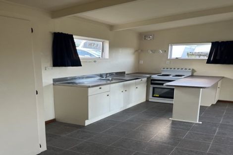 Photo of property in 1/98 Chislehurst Street, Henderson, Auckland, 0612