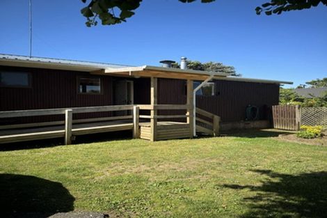 Photo of property in 2/751 Swanson Road, Swanson, Auckland, 0612