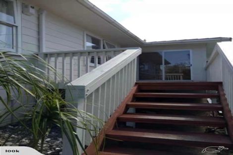 Photo of property in 9 Beaudine Avenue, Glenfield, Auckland, 0629