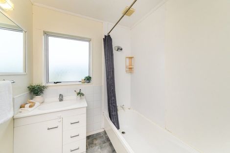 Photo of property in 31 Lydia Place, Kelvin Grove, Palmerston North, 4414