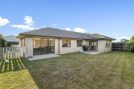 Photo of property in 50 Harbour Crest Drive, Waiuku, 2123