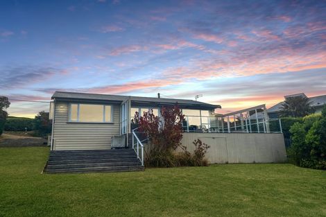 Photo of property in 5 Ngatea Road, Diamond Harbour, Lyttelton, 8971