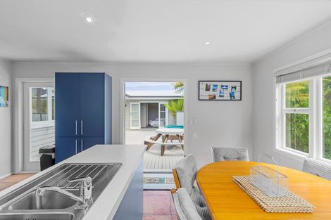 Photo of property in 2 Alberta Street, Acacia Bay, Taupo, 3330