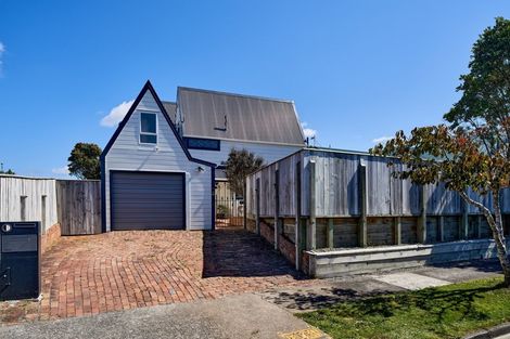 Photo of property in 74 Cypress Drive, Maungaraki, Lower Hutt, 5010