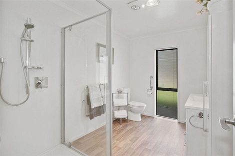 Photo of property in 8 Millbrook Drive, Waiuku, 2683