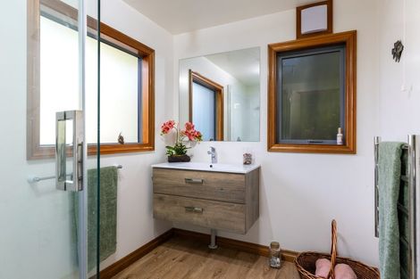 Photo of property in 19 Mccormicks Road, Whatamango Bay, Picton, 7281