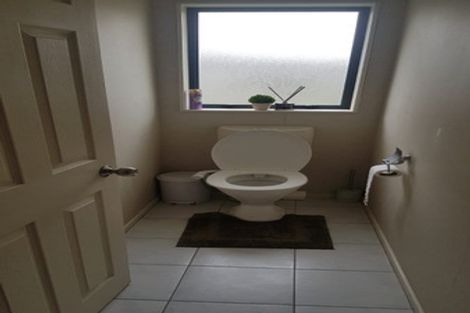 Photo of property in 3 Boderg Way, East Tamaki, Auckland, 2016