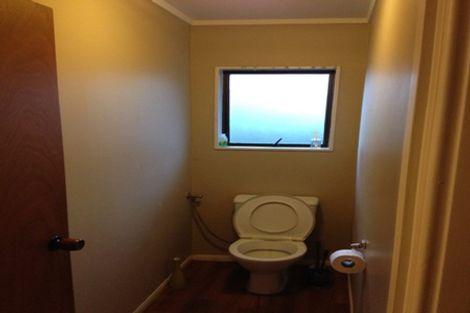 Photo of property in 2/34 Topliss Drive, Northcross, Auckland, 0632