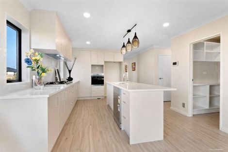 Photo of property in 11 Black Beech Crescent, Takanini, 2110