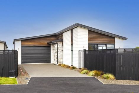 Photo of property in 21 Loch Tanna Way, Broomfield, Christchurch, 8042