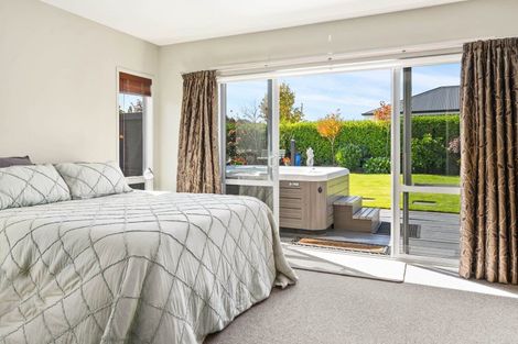 Photo of property in 60 Montgomery Crescent, Kinloch, Taupo, 3377