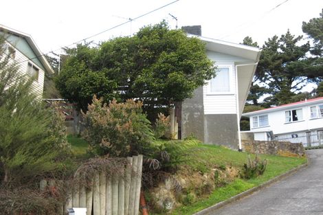 Photo of property in 21 Davis Grove, Wainuiomata, Lower Hutt, 5014