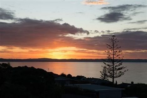 Photo of property in 57 Pacific Parade, Army Bay, Whangaparaoa, 0930