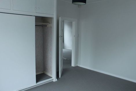 Photo of property in 64 Apu Crescent, Lyall Bay, Wellington, 6022