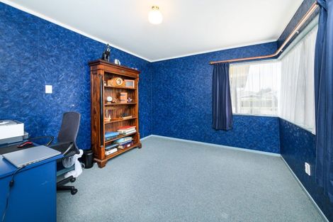 Photo of property in 104 Roberts Line, Kelvin Grove, Palmerston North, 4414