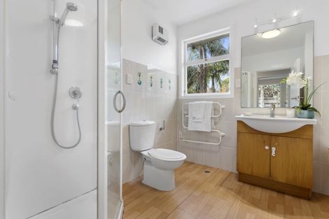 Photo of property in 122 Beach Road, Castor Bay, Auckland, 0620