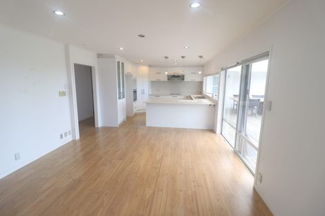 Photo of property in 273 Glenvar Road, Long Bay, Auckland, 0630