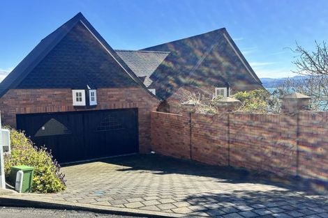 Photo of property in 14 Roslyn Road, Bluff Hill, Napier, 4110