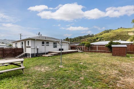 Photo of property in 42 Wood Street, Wainuiomata, Lower Hutt, 5014