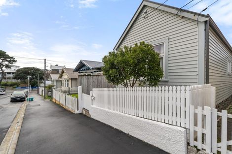 Photo of property in 17 Rolleston Street, Mount Cook, Wellington, 6021