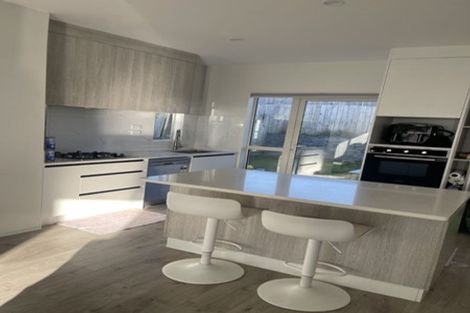 Photo of property in 3b Poruru Close, Papakura, 2110